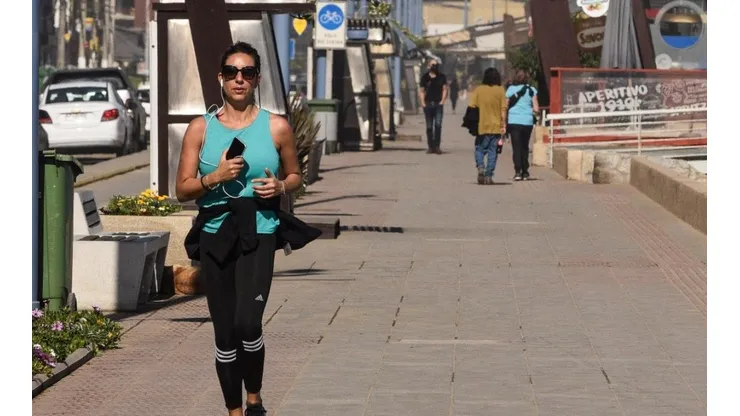 Las actividades deportivas están permitidas solo de manera individual o con personas de la misma residencia.