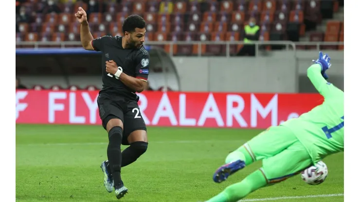 Serge Gnabry marcó el único gol en la victoria de Alemania sobre Rumanía.