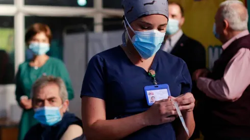 Esta semana continúa la vacunación en población sana por edad.