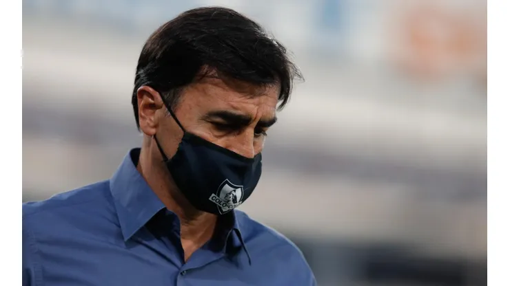 Gustavo Quinteros apretó, una vez más, a la dirigencia de Colo Colo con evidente molestia por los refuerzos.
