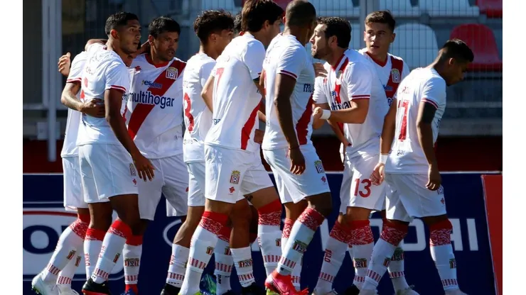 Curicó empezó con una victoria