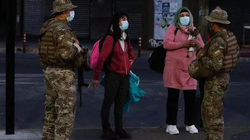 Violar el toque de queda supone una falta grave, que va desde multas hasta presidio efectivo.