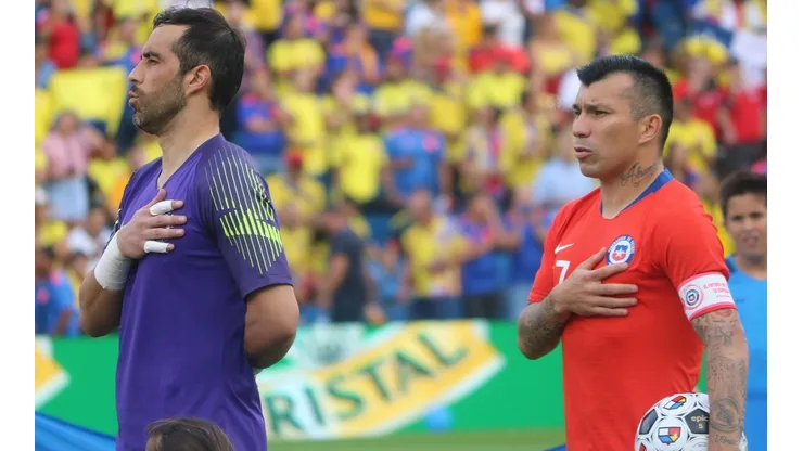 Bravo y Medel podrían ser capitanes de Chile ante Bolivia