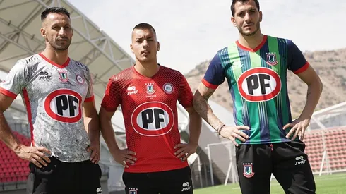 Las nuevas camisetas de La Calera 2021 con los dos escudos al pecho.