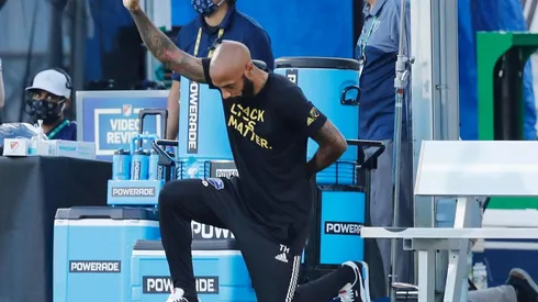 Thierry Henry cierra sus redes sociales para protestar por el racismo