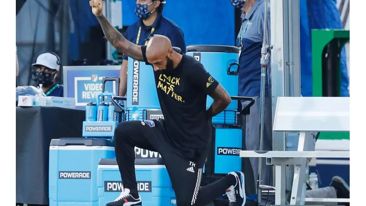 Thierry Henry cierra sus redes sociales para protestar por el racismo
