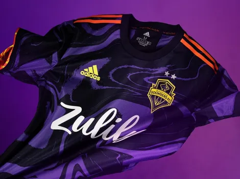 ¡Deme mil! Seattle Sounders lanza camiseta de Jimmy Hendrix