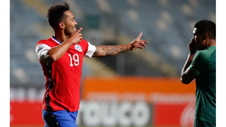 Luis Jiménez volvió con todo a la Roja: anotó en el triunfo 2-1 de Chile sobre Bolivia en el debut de Martín Lasarte. El otro lo hizo Jean Meneses.