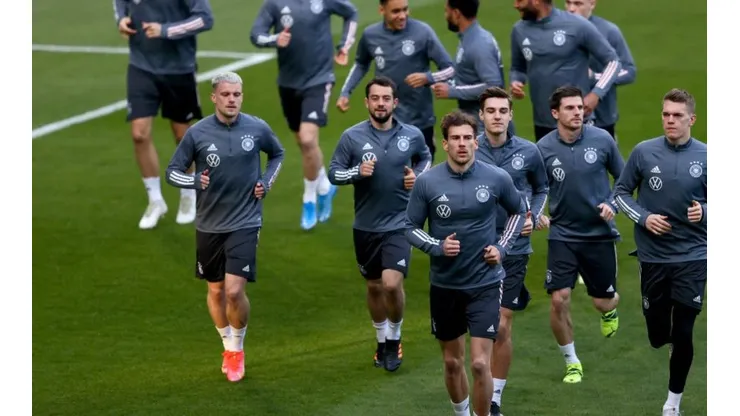 Alemania confirma un caso positivo de Covid-19 en el plantel.