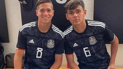 Benja Galdames (número 8) entrenando en México