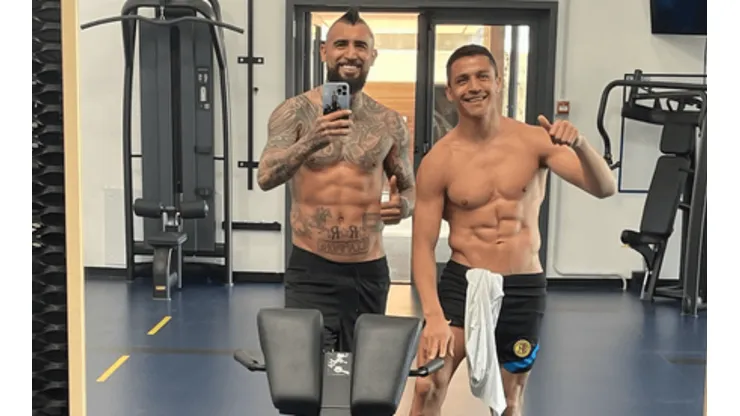 Vidal y Sánchez entrenando con todo