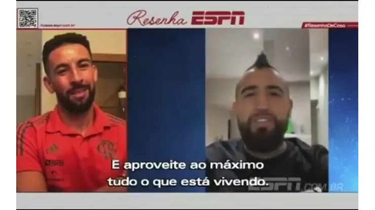 Mauricio Isla se encontró con Arturo Vidal en medio de un programa de televisión en Brasil. El King quiere jugar por Flamengo.