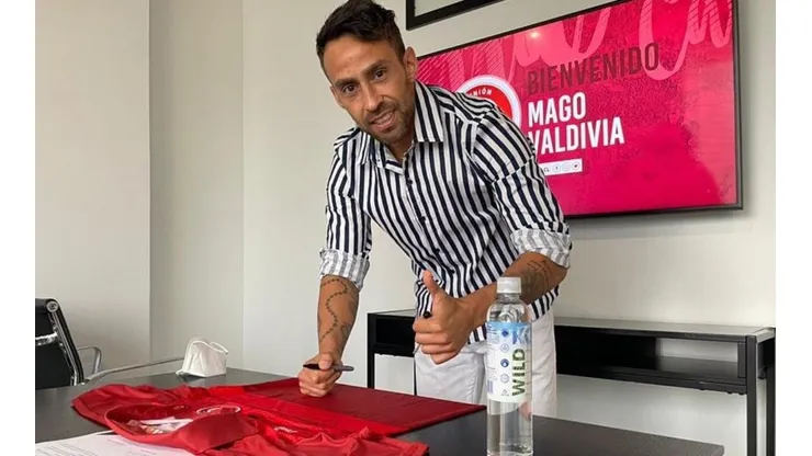El Mago Valdivia espera debutar con los caleranos
