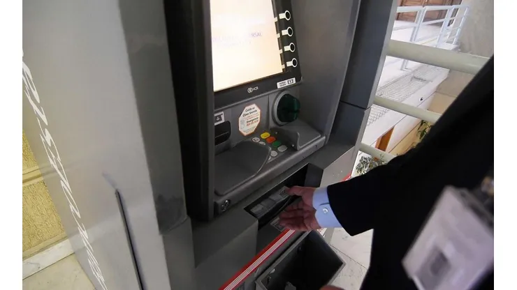 Las ayudas en dinero tienen como fin poder mitigar la crisis económica generada por la pandemia.
