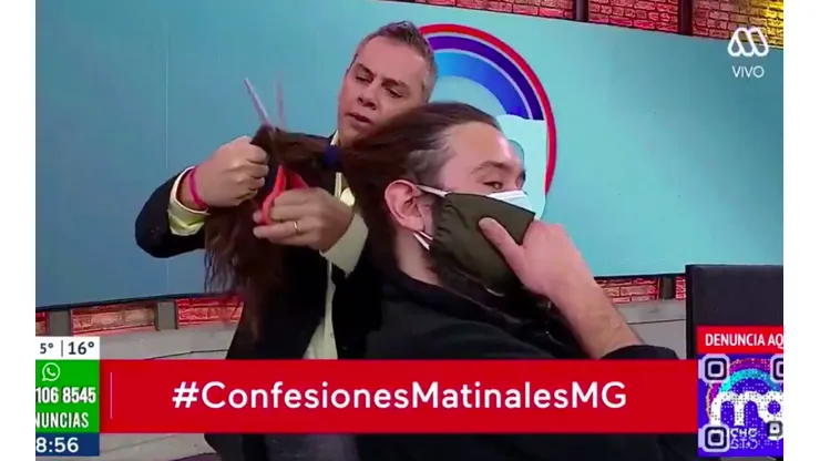 El momento exacto en que José Miguel Viñuela le corta el pelo al camarógrafo José Miranda en medio de "Mucho Gusto", de Mega.