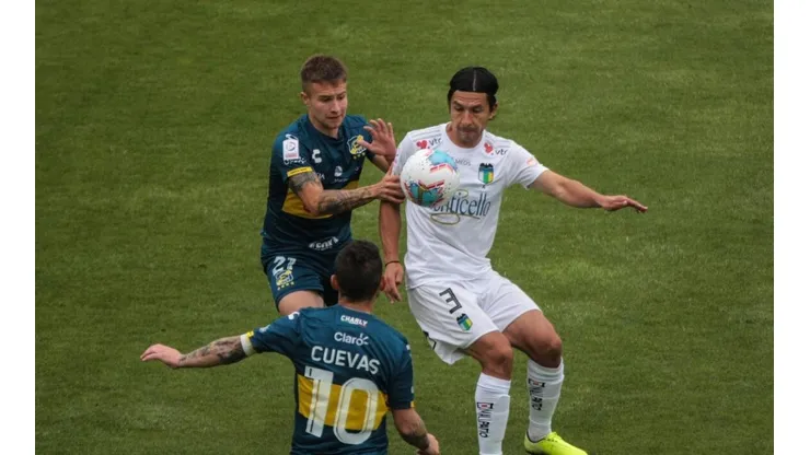 Un duro debut para ambos equipos. Este partido es el segundo de todo el campeonato.