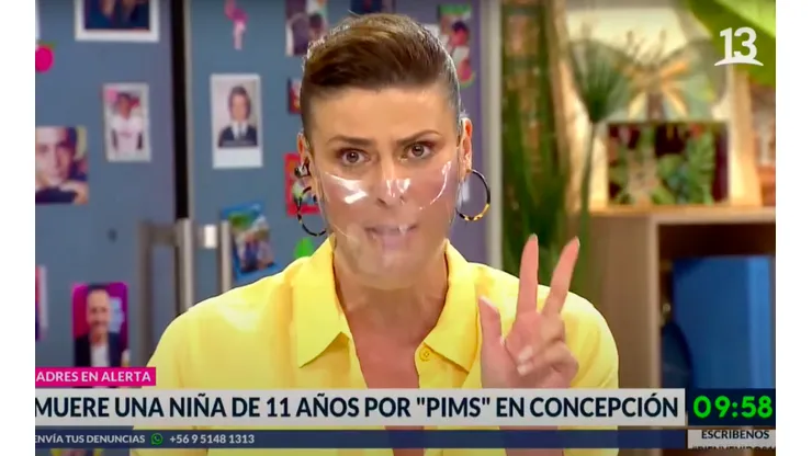 Tonka Tomicic dirigiéndose firmemente a la audiencia por la denuncia contra el Sename, en "Bienvenidos".