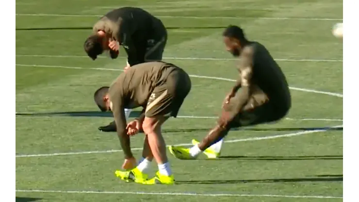 Dembele cayó en pleno entrenamiento y preocupó a todo el Atlético de Madrid