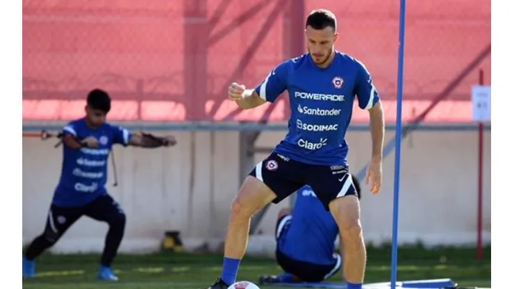 Henríquez valora su nominación a La Roja
