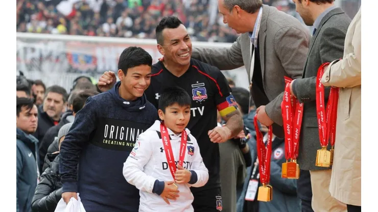 Paredes junto a sus hijos