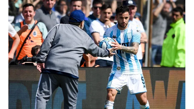 Mena jugó los 90' y salió con tarjeta amarilla.