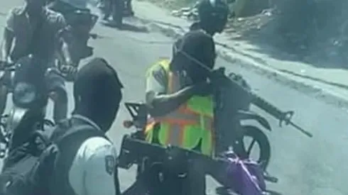 Captura del video grabado desde el bus de la selección de Belice