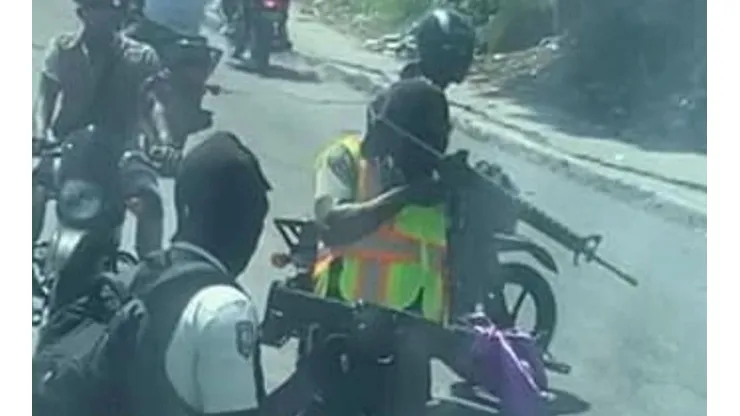 Captura del video grabado desde el bus de la selección de Belice