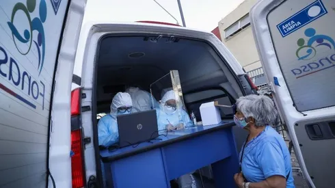 El bono está orientado a personas aseguradas en los tramos B, C y D, y sus cargas familiares.