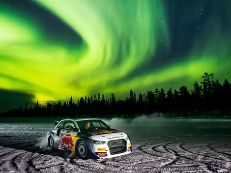 Imágenes increíbles de rally bajo aurora boreal