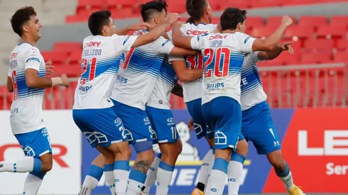 Católica vino desde atrás y lo dio vuelta para quedarse con la Supercopa.