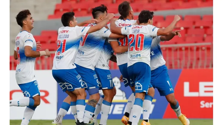 Católica vino desde atrás y lo dio vuelta para quedarse con la Supercopa.