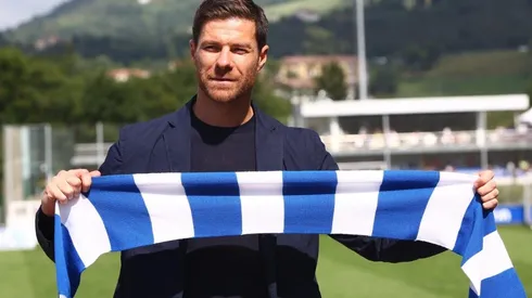 Xabi Alonso actualmente dirige a la filial de la Real Sociedad.