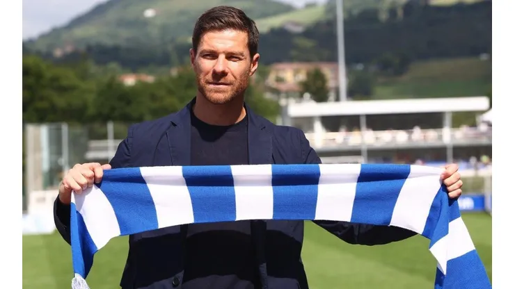 Xabi Alonso actualmente dirige a la filial de la Real Sociedad.