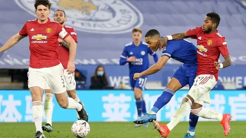 Tielemans marcando el 2-1 del Leicester sobre el Man United
