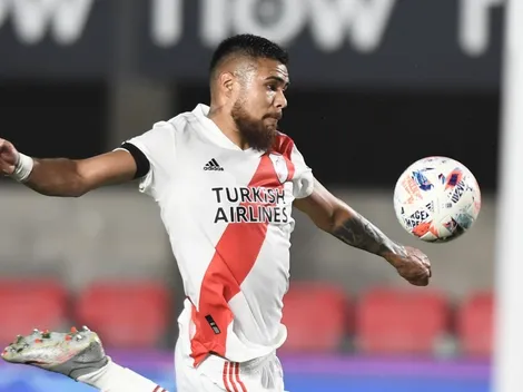 Prensa argentina destaca a Paulo Díaz: "Sólido en defensa"