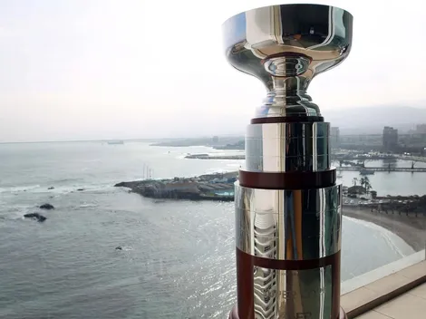 El pesado trofeo de la Supercopa: plata y maderas nativas