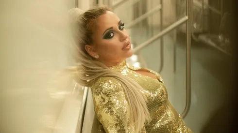 La artista de ascendencia venezolana y británica publicó el último hit de su historia de amor.