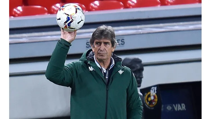 La prensa española alucina con la campaña de Manuel Pellegrini