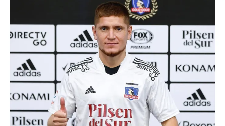 Leonardo Gil terminó su cuarentena y se calzó la camiseta de Colo Colo de manera oficial.