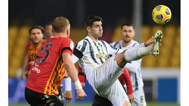 Al acecho. Lo único que puede hacer la Juve es ganara todos sus partidos y esperar que el Inter caiga.