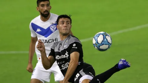 El defensa de Vélez es opción en Colo Colo