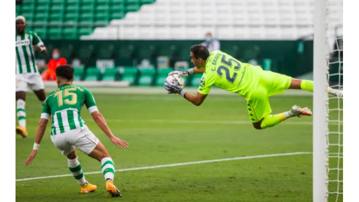 Bravo volvió a la titularidad en el triunfo del Betis