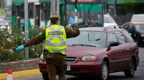 Carabineros fiscaliza en la Comuna de la Florida, tras retroceder a cuarentena
