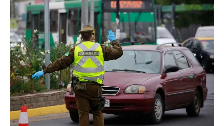 Carabineros fiscaliza en la Comuna de la Florida, tras retroceder a cuarentena