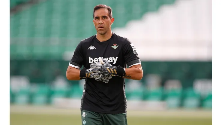 Bravo ha sufrido tres lesiones desde su arribo al Betis.