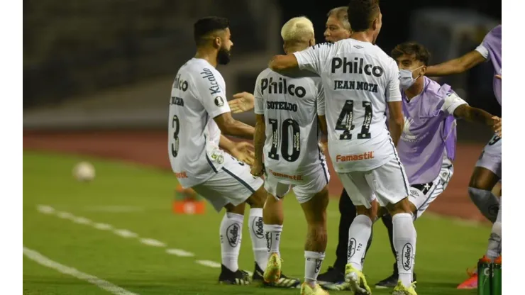 Yeferson Soteldo marcó un auténtico golazo para que Santos avanzara en Copa Libertadores