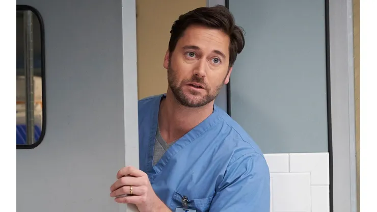 Ryan Eggold es el protagonista principal de "New Amsterdam".