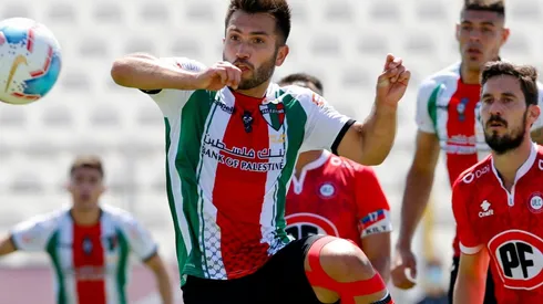 Carlos Villanueva, baja de Palestino tras operarse la rodilla.