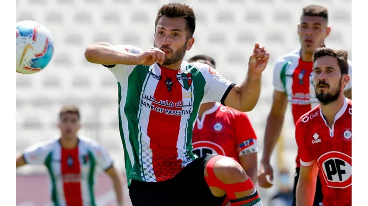 Carlos Villanueva, baja de Palestino tras operarse la rodilla.
