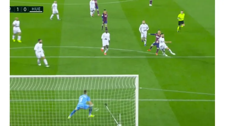 Messi anotó un golazo sin ángulo